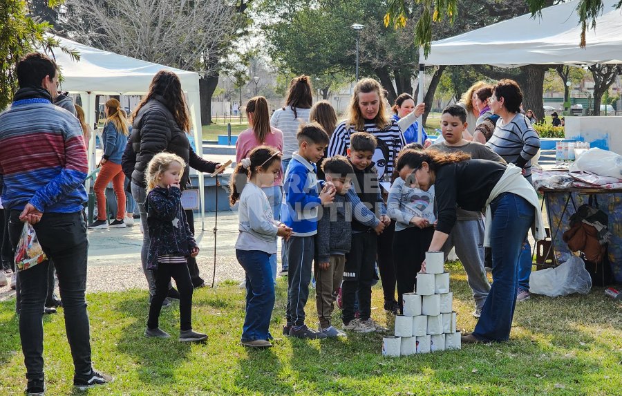 Ni&ntilde;os y ni&ntilde;as disfrutaron de una tarde de juegos.