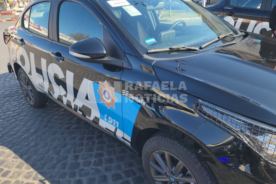 varios moviles patrullaban la zona al arribo de Rafaela Noticias.