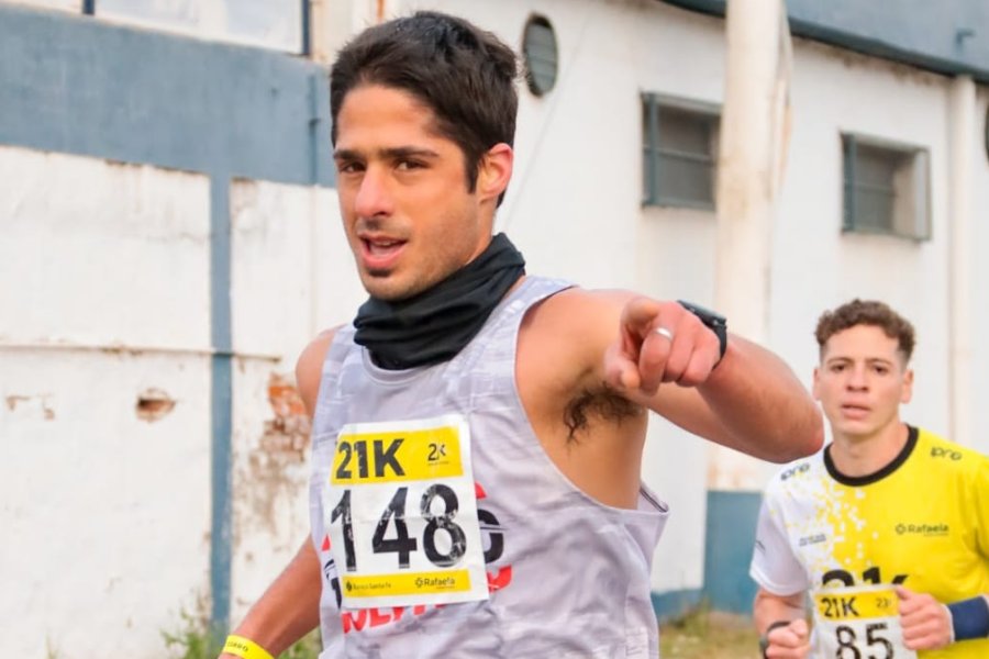 Agust&iacute;n Pecantet en los 21 K Rafaela
