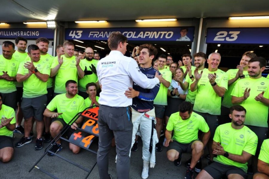 Vowles y Colapinto, tras el GP de Azerbaijan.