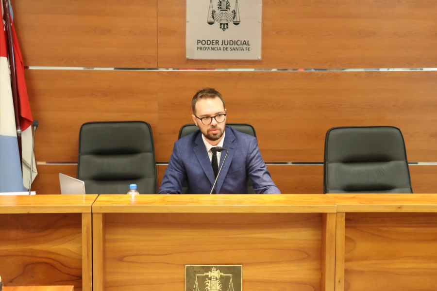 Juez Nicol&aacute;s Stegmayer, en la sala de Audiencias de los tribunales de San Crist&oacute;bal, donde se ley&oacute; la sentencia.
