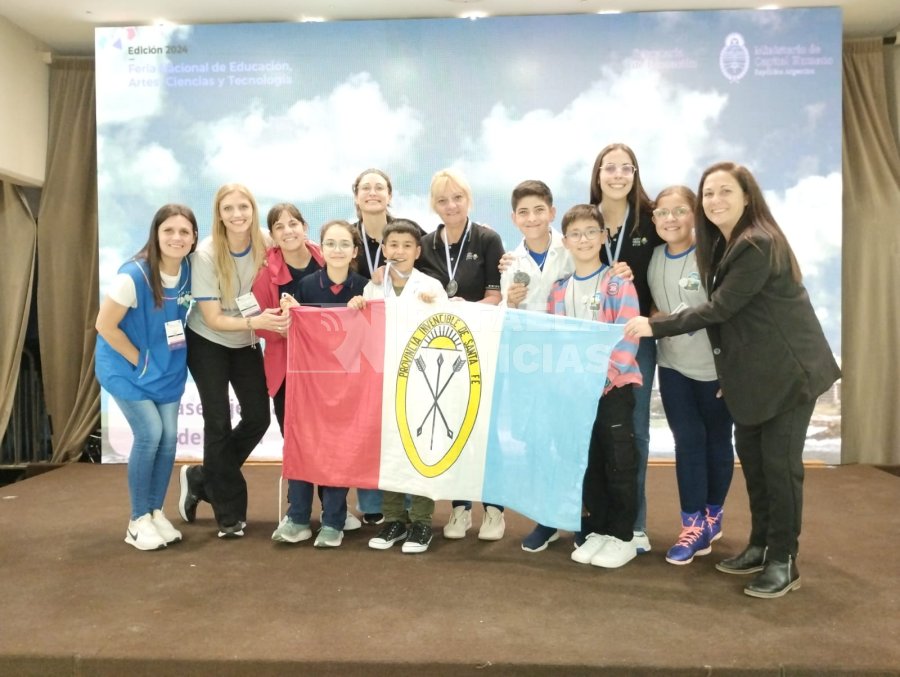 Delegaci&oacute;n de Santa Fe en la Feria de Ciencias.