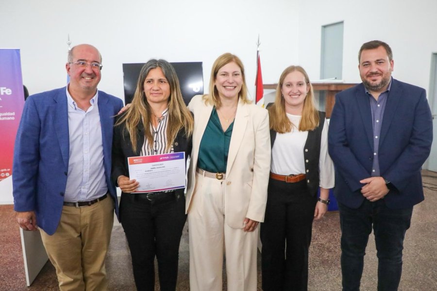 Momento de la entrega de certificados.