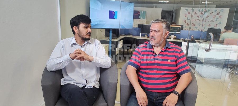 C&aacute;ceres visit&oacute; los estudios de Rafaela Noticias. Foto: RN