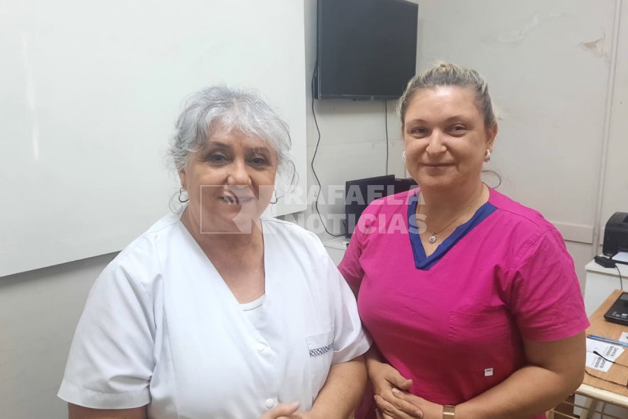 Enfermeras encargadas de la vacunaci&oacute;n en el hospital.