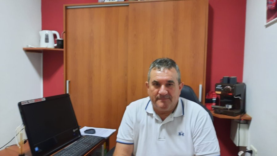 Roque Barbero, due&ntilde;o de una concesionaria de autos usados en la ciudad.