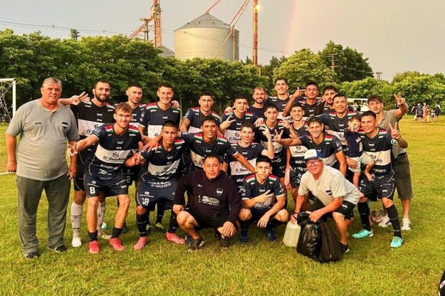 Los jugadores del "cervecero" celebrando el triunfo