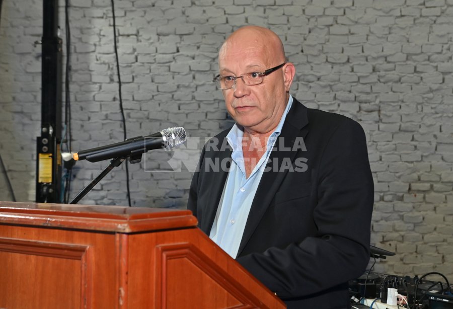 Francisco Szwec, hablando durante la cena del centenario.