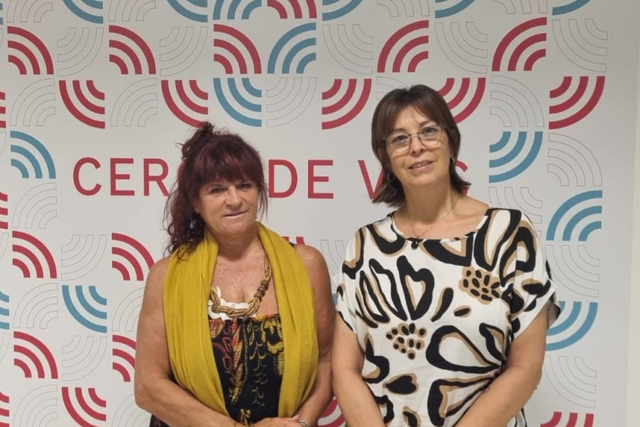Silvana Issolio y Mariela Galimberto, integrantes de la vecinal.
