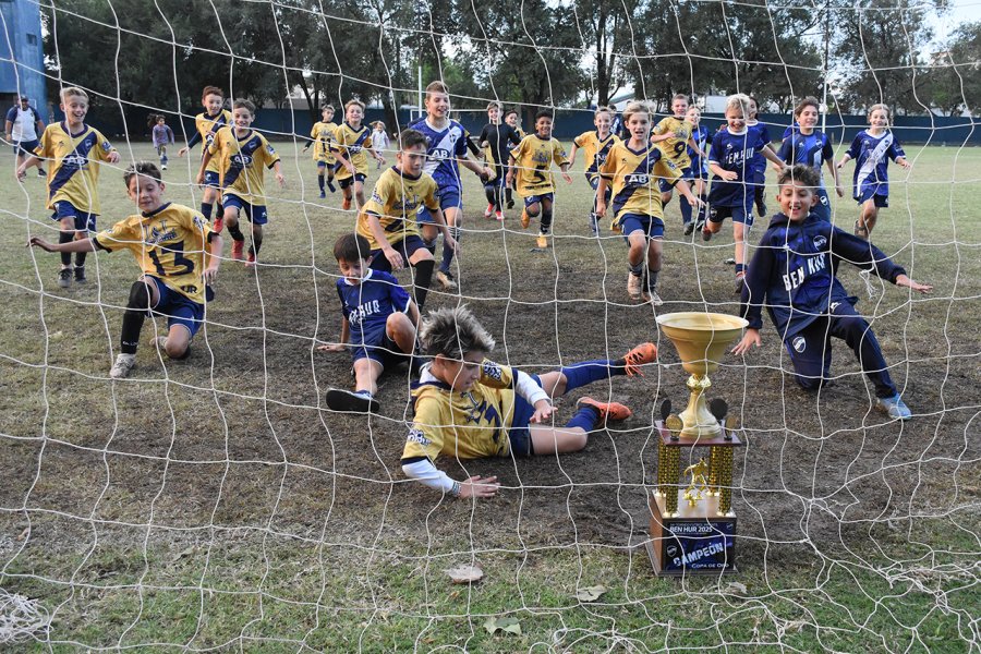 Festejo de los chicos de la Categor&iacute;a 2015, campeones de la Copa de Oro.