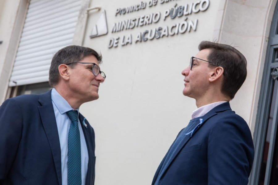 Ministro de Educaci&oacute;n, Jos&eacute; Goity y vicepresidente ejecutivo de la CAS, Daniel Di Lena el 22 de mayo de 2024, fecha que fue efectuada la denuncia.