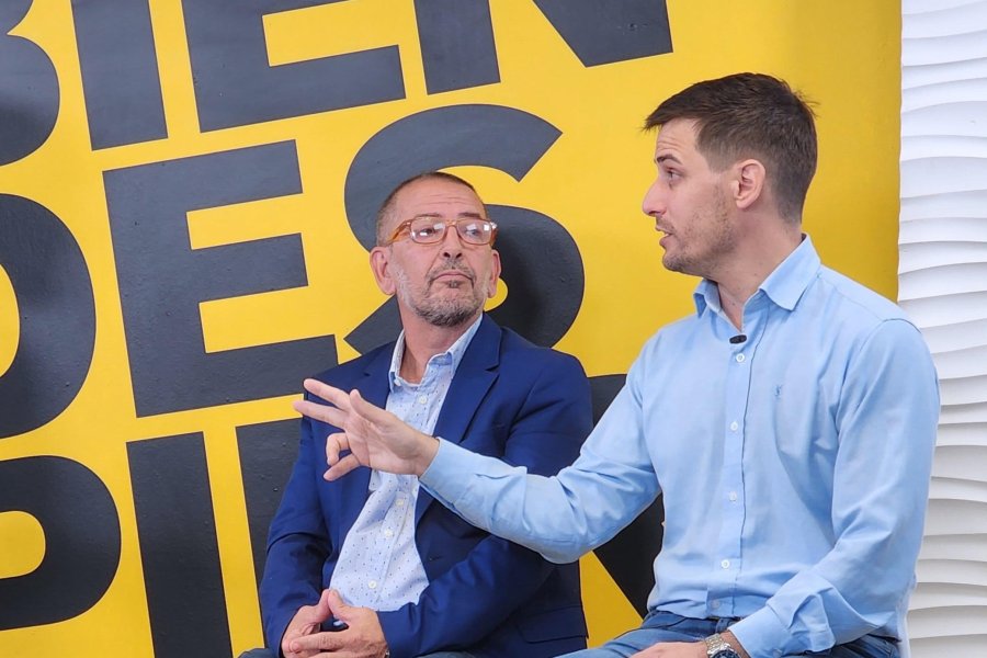 Viotti y Scavino durante la nota.