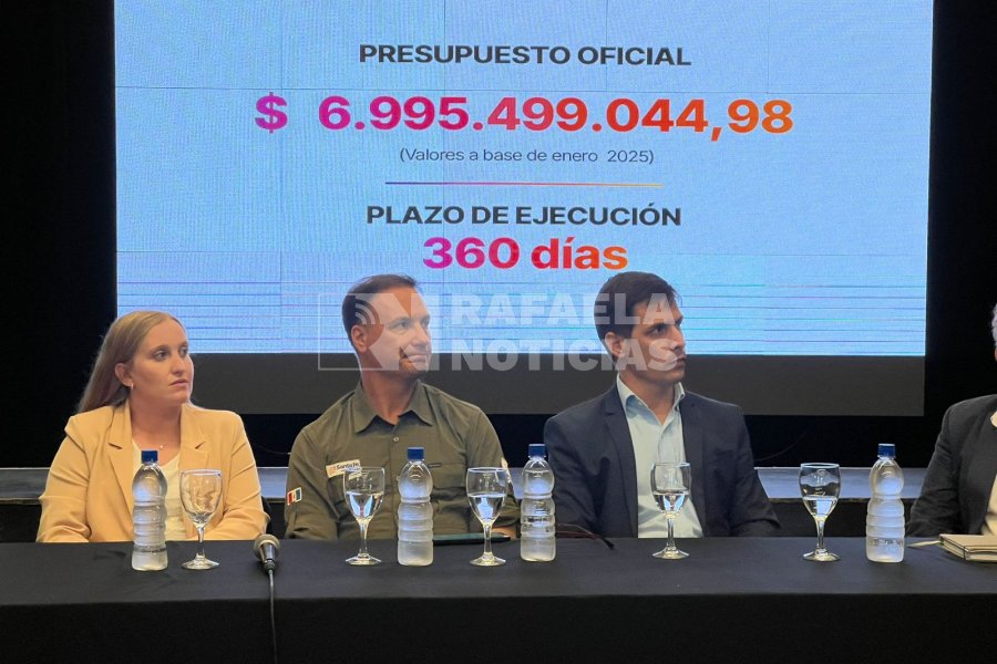 Autoridades en el acto de este martes.