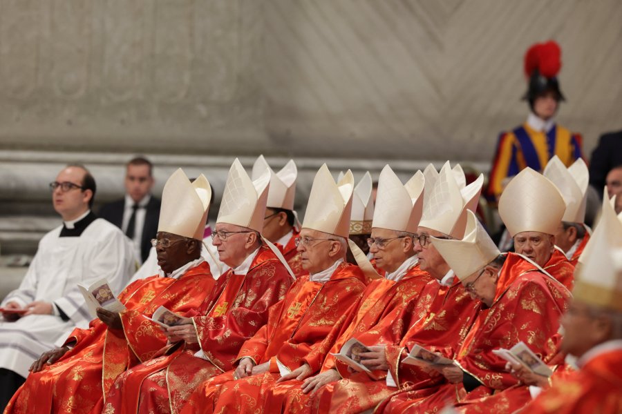 El c&oacute;nclave re&uacute;ne a 133 cardenales en completo aislamiento para elegir al nuevo Papa (REUTERS/Murad Sezer)