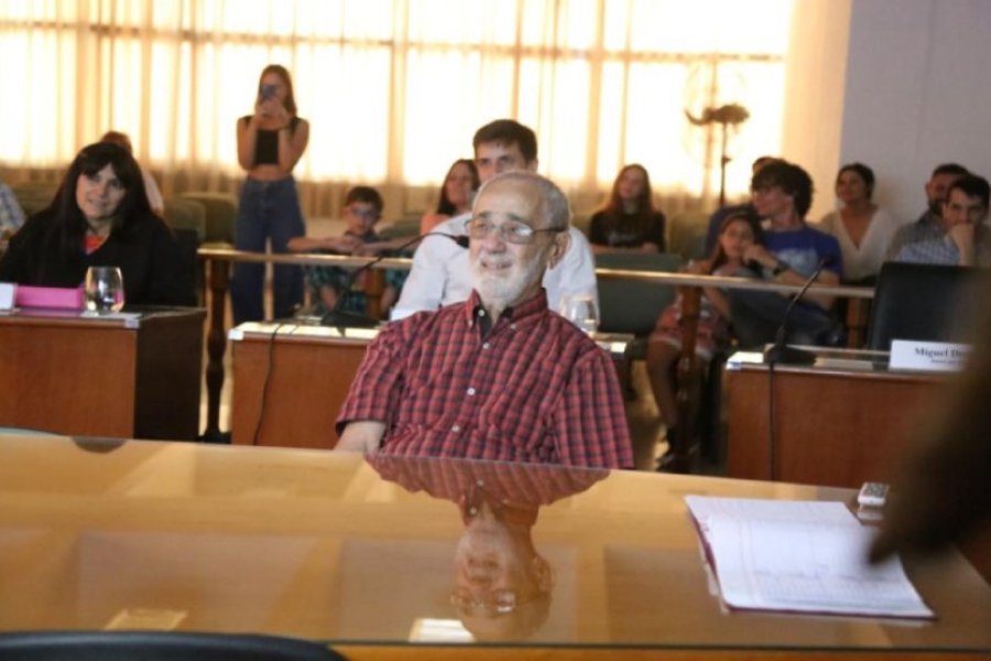 Alcides en el reconocimiento que se le hab&iacute;a hecho en el Concejo Municipal en el a&ntilde;o 2022