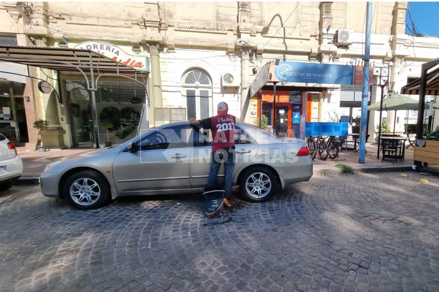 Lavacoches en el centro de la ciudad.