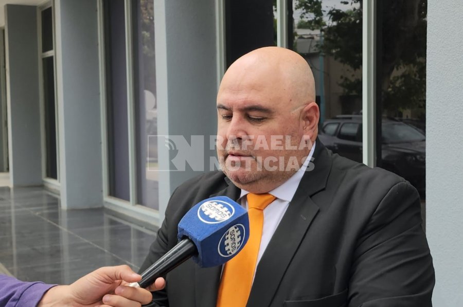 Dr. Far&iacute;as Demald&eacute;, abogado defensor.