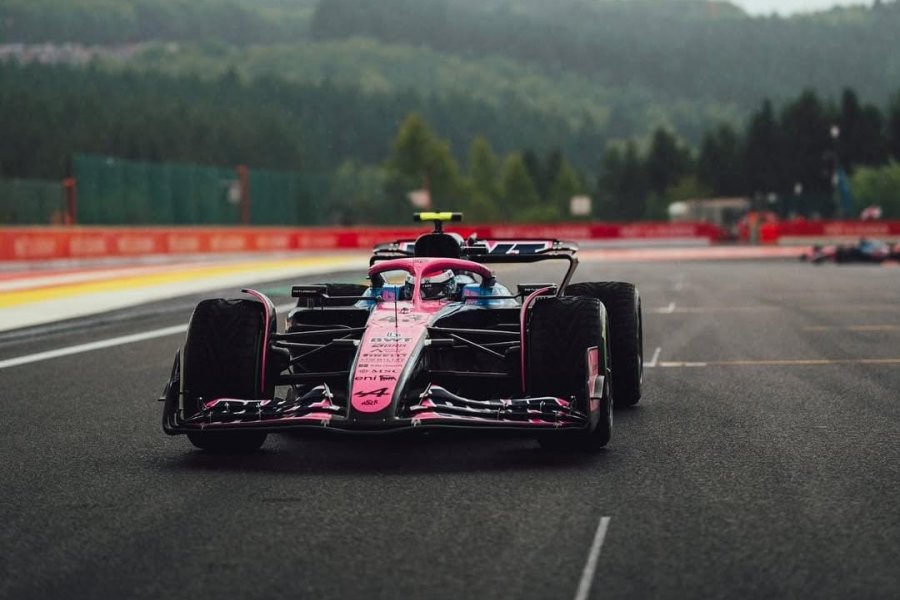 Franco Colapinto con el 43 en el GP de Hungr&iacute;a