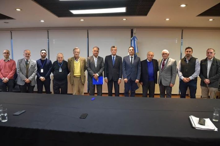 C&aacute;maras empresarias y gremios firmaron el acuerdo.