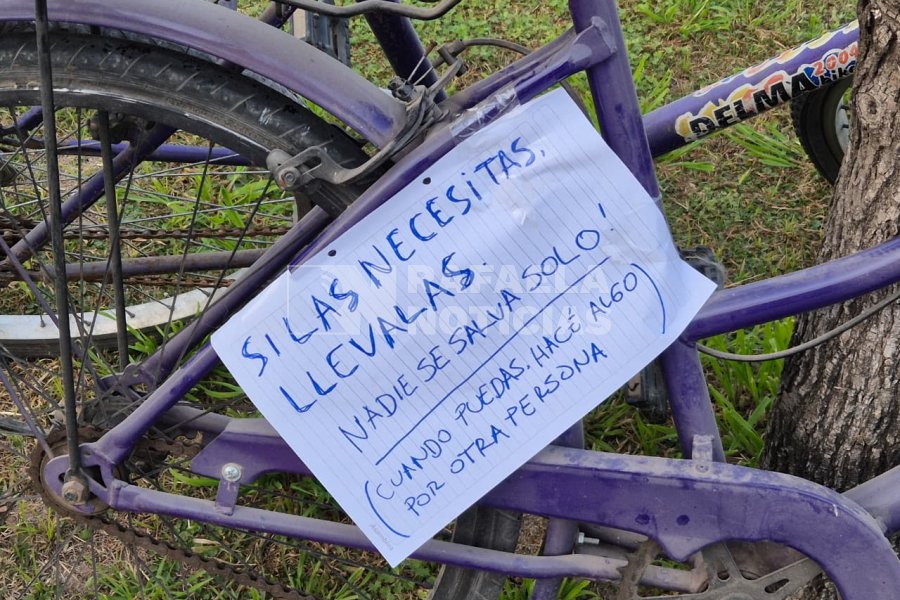 Las bicicletas "solidarias" que aparecieron en la ma&ntilde;ana de este jueves