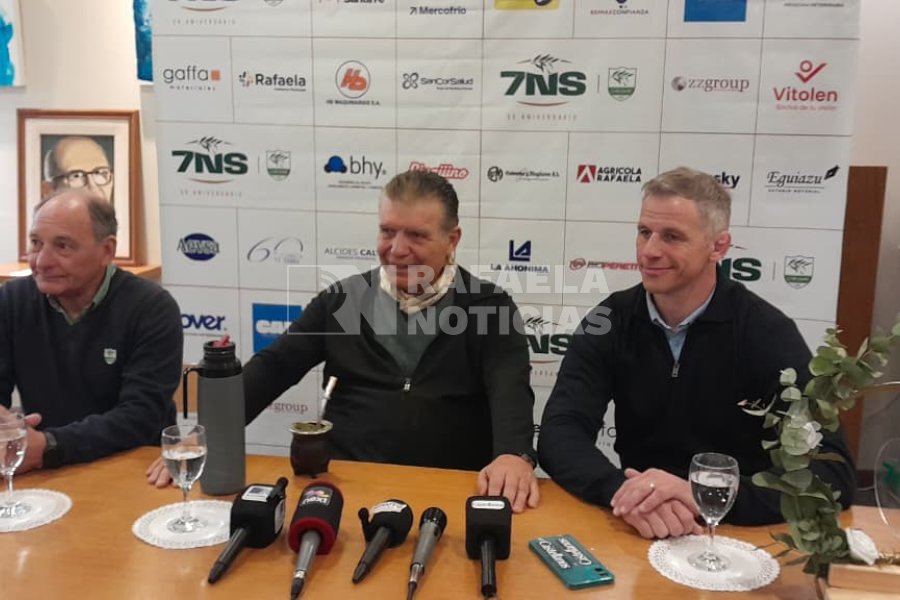 P&aacute;ez Vilar&oacute; en Rafaela junto a autoridades del CRAR.