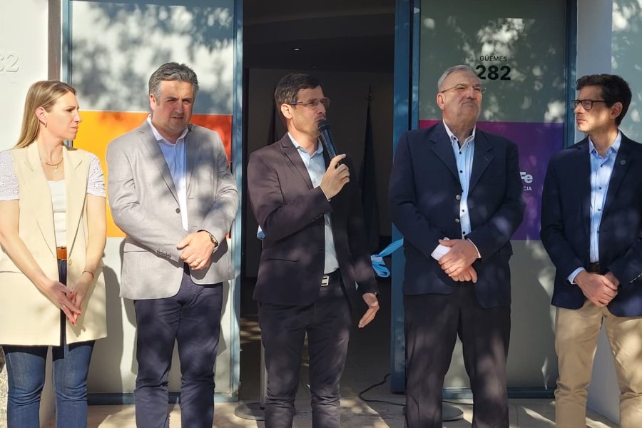 Viotti estuvo junto al ministro Cococcioni.