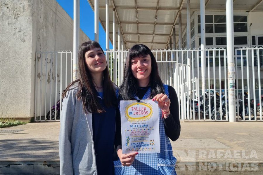 Mar&iacute;a Victoria y Romina, alumnas del tercer a&ntilde;o de la carrera de Educaci&oacute;n Inicial