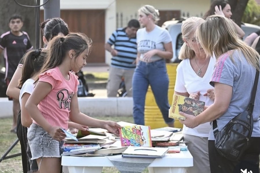 Ni&ntilde;os y adultos animaron la nueva edici&oacute;n de la Semana del Libro.