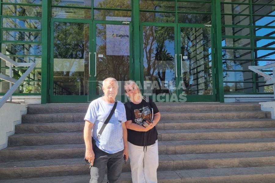 Vegetti y Aragno luego de la reuni&oacute;n en el Municipio.