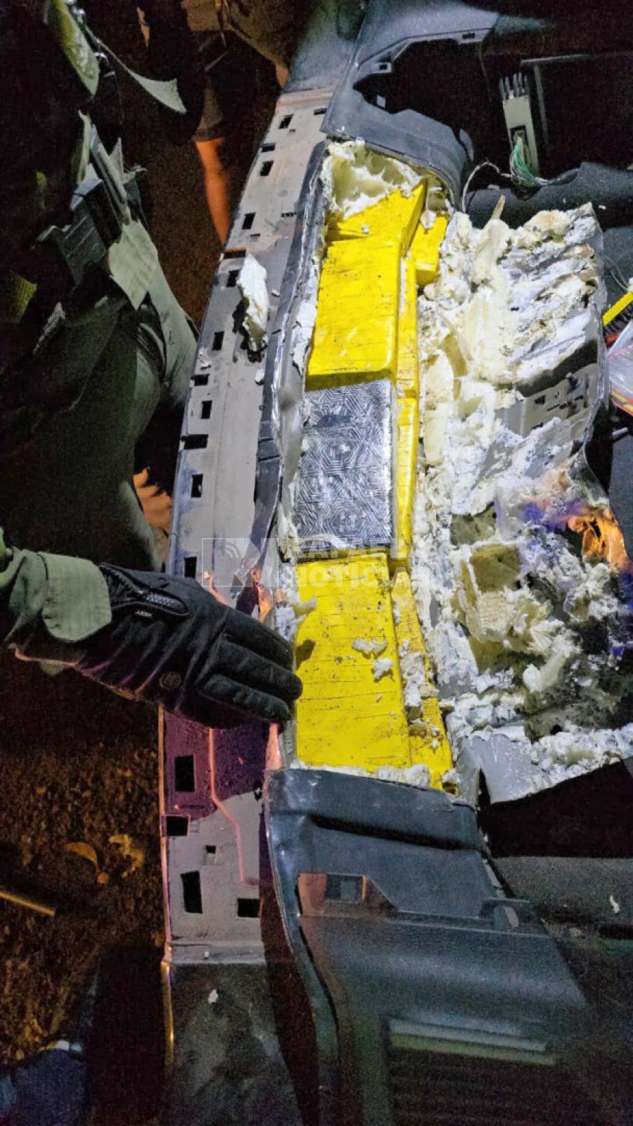 La droga iba disimulada en partes del veh&iacute;culo.