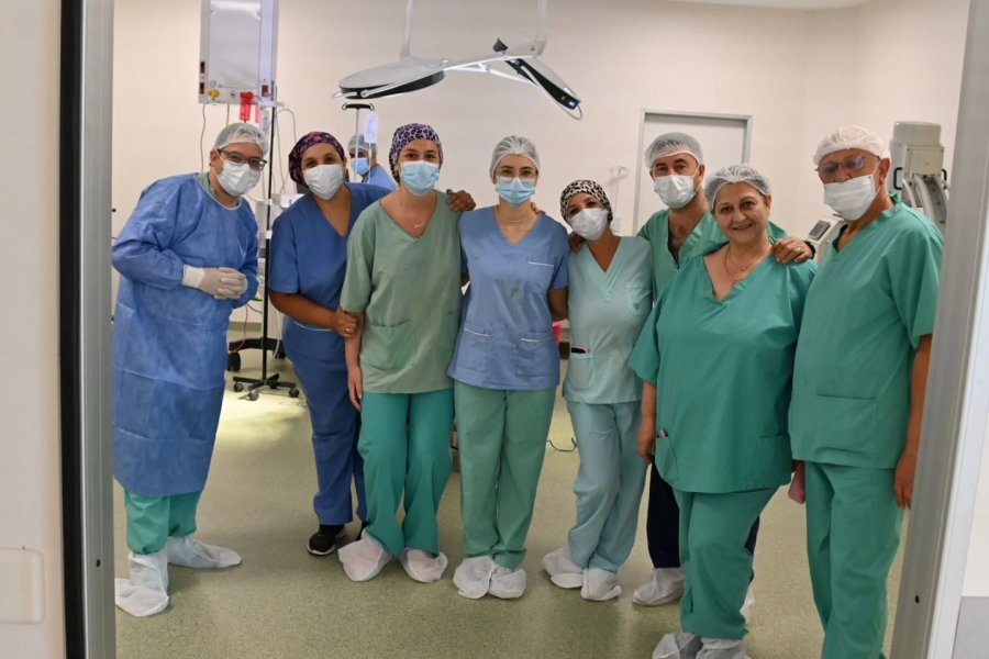 Equipo que particip&oacute; de la cirug&iacute;a.