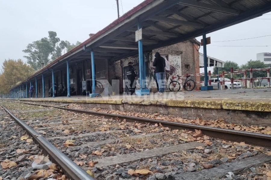 El  tren pasaba cuatro veces por semana entre ida y vuelta.