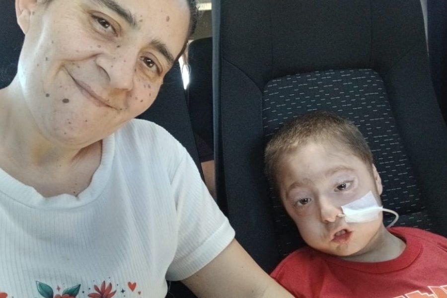 Fede junto a su mam&aacute; Noelia