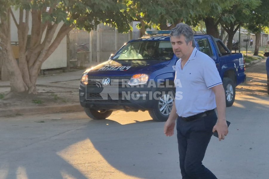 Cococcioni en el barrio 2 de Abril, en oportunidad de los procedimientos tras el crimen de &Aacute;vila.