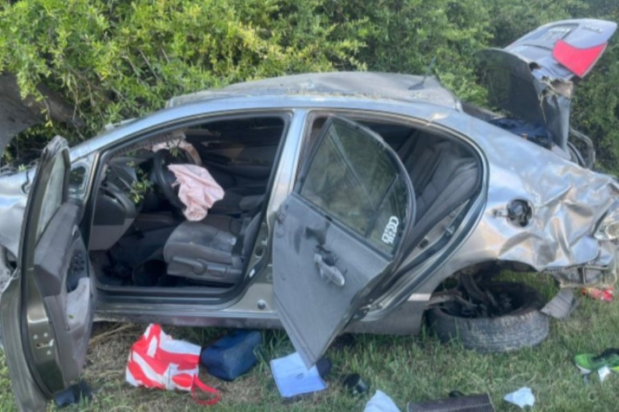As&iacute; qued&oacute; uno de los autos involucrados.