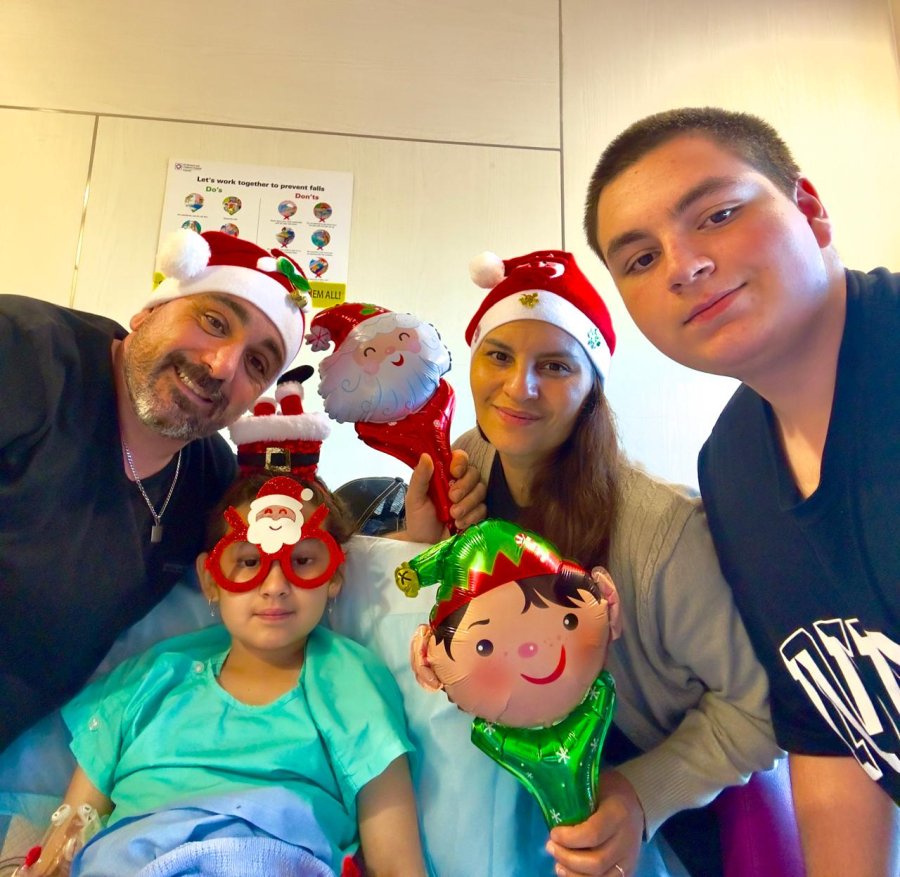Pilar junto a su pap&aacute; Carlos, su mam&aacute; Sabrina y su hermano Pedro