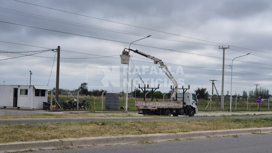 La contratista tambi&eacute;n repar&oacute; luminarias.