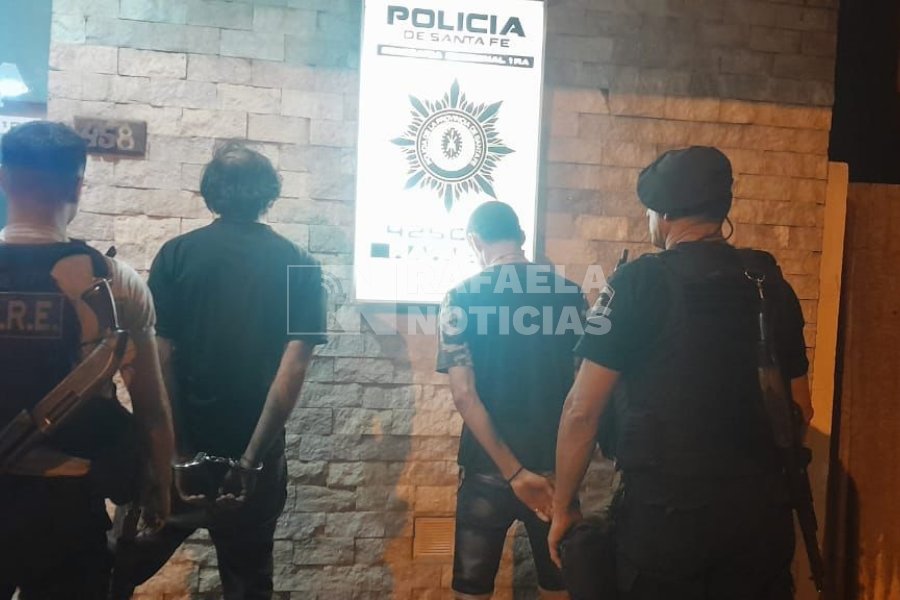 Detenidos acusados de robar en el microcentro.