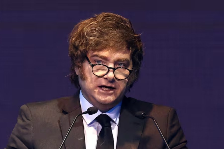 El traslado del sable estuvo envuelto en una fuerte controversia judicial.