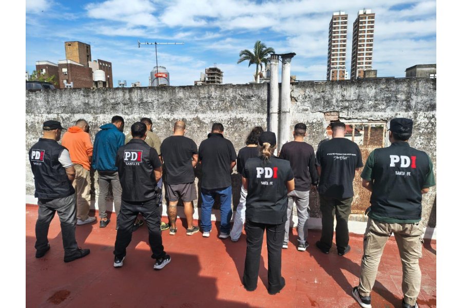 Los detenidos en el procedimiento.