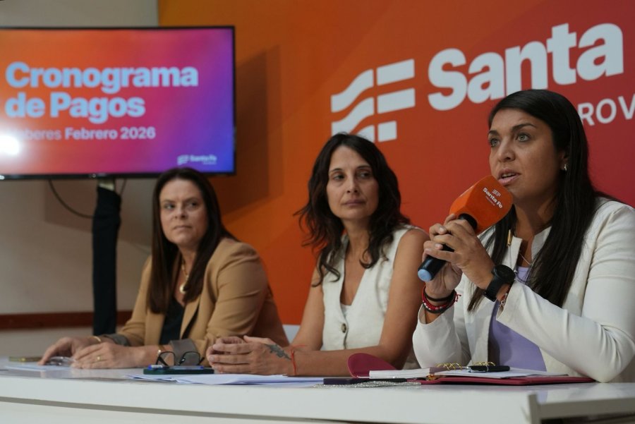 La conferencia de prensa fue en la Sala Auditorio de Casa de Gobierno en la ciudad de Santa Fe. Prensa