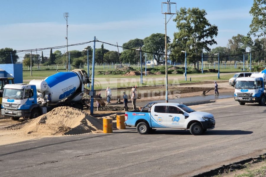 Intenso movimiento de maquinarias y trabajos en el aut&oacute;dromo.