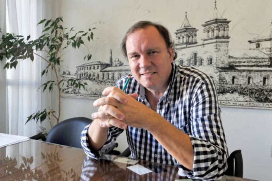 Ian Dutari: &ldquo;El dibujo tiene la caracter&iacute;stica de acompa&ntilde;ar el proceso de nitidez creciente que implica proyectar arquitectura&rdquo;